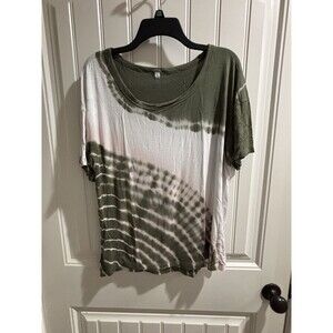 Target Women’s Lightweight Buttery soft Tee Tie Dye Large
